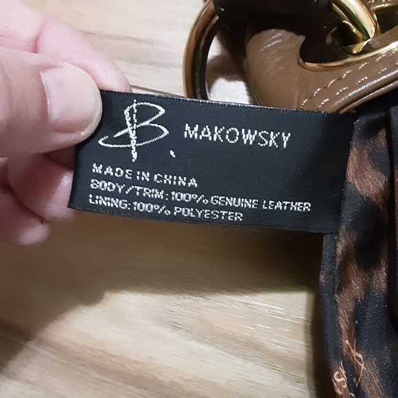 B. Makowsky Brown Leather Shoulder Bag. - Picture 13 of 15